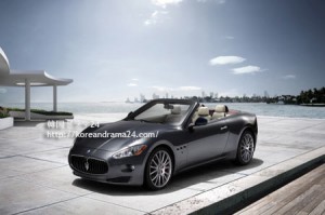 シティ-ハンタ-1話　マセラティグランカブリオ（Maserati-GranCabrio)
