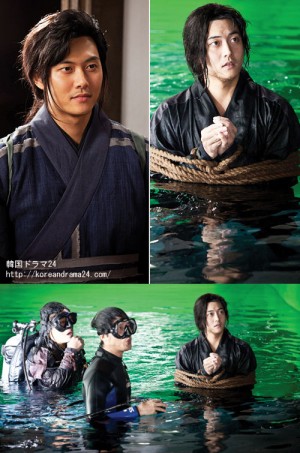 俳優ジェヒが韓国ドラマおすすめ時代劇、SBS月火ドラマ、チャンオクチョン、愛に生きる、水中撮影シーンを公開することにより、本格的な登場を予告した。公開された写真の中でジェヒは、両手がロープで縛られたまま撮影に臨んでいる。